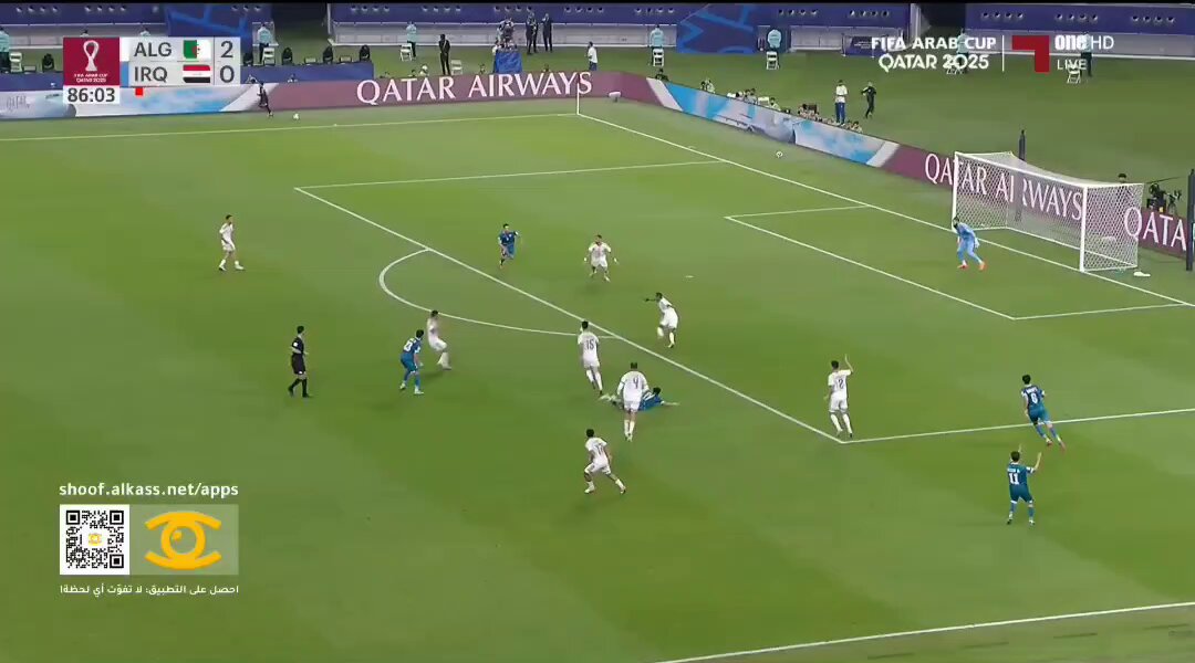 Regardez ce que vient de rater le nullard Slimani après un excellent service de Réda Halaimia. 😲 #Algérie #LIGUE1MOBILIS 🇩🇿