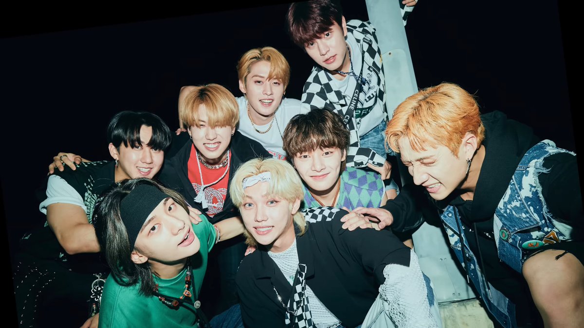 #StrayKids (Stray Kids) once again extends their own record as the only JYPE act to have a non-single (b-side) surpass 100M streams on Spotify, now with 10! 🔥 Red Lights Charmer DOMINO MEGAVERSE VENOM Easy TASTE TOPLINE I Like It CHEESE 🆕