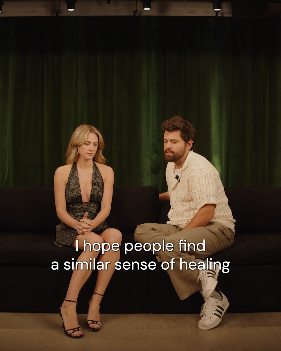 Voy a recomendarles todos los días que vean esta miniserie preciosa de Cooper Raiff, con Mark Ruffalo y Lili Reinhart sobre las familias y los duelos. Son solo 8 capítulos de 30minutos cada uno (el último dura una hora)