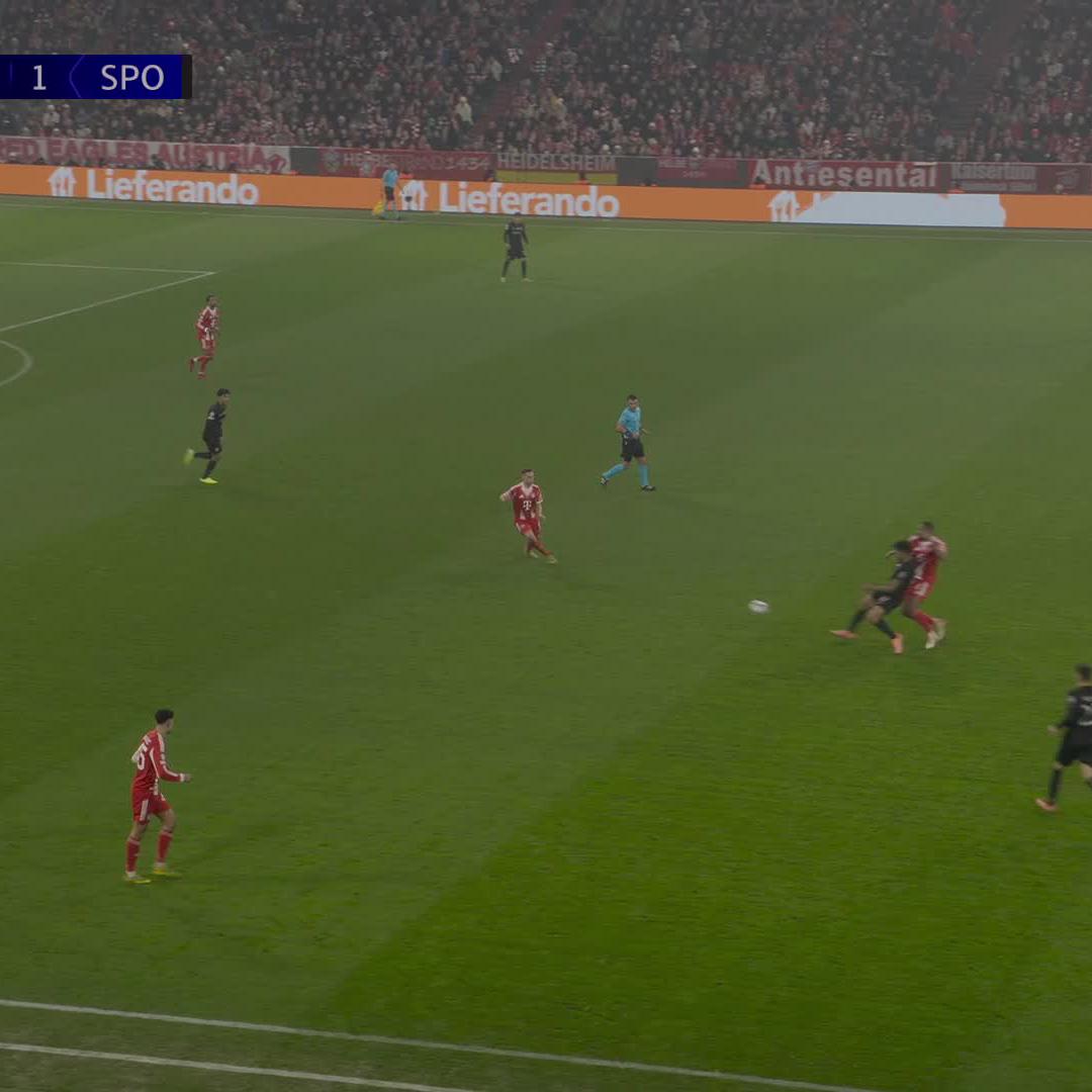 Dieser Junge ist ein Phänomen - Lennart Karl bringt die Bayern in Führung #UCL #DAZNmoment #FCBSCP
