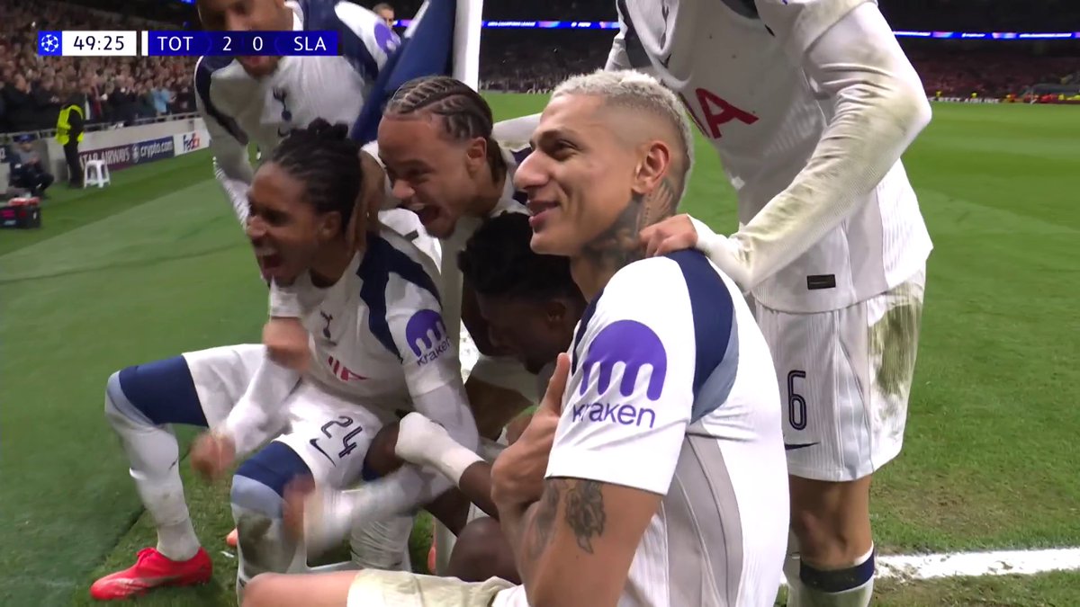 Richarlison and Djed Spence join Mohammed Kudus for his iconic celebration 🪑 TNT Sports &amp; discovery+ UK