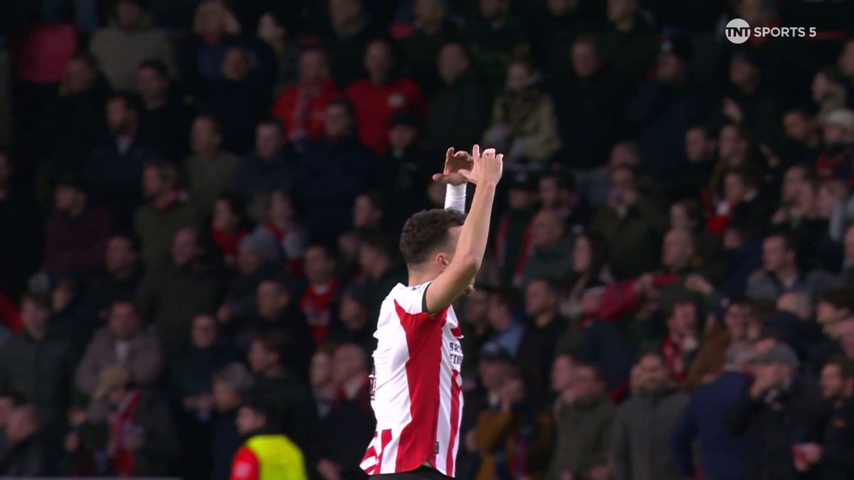 Ricardo Pepi pops up at the back with a late goal for PSV! TNT Sports &amp; discovery+ UK