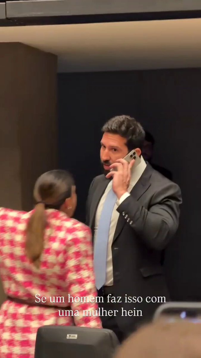 Essa deputada é cabulosa! Esqueci o nome...