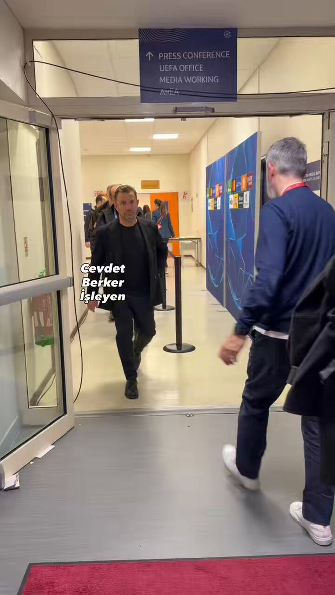 Maç sonu Okan Buruk, Abdülkerim Bardakcı, Batuhan Şen ve Günay Güvenç.
