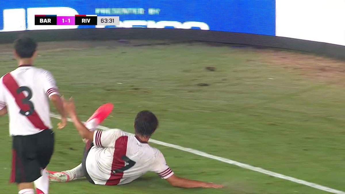 🐔⚽ GOLAZO del Millonario y Joaquín Amor lo da vuelta con un centrazo de Joaquín Gómez River 2 - 1 Barcelona