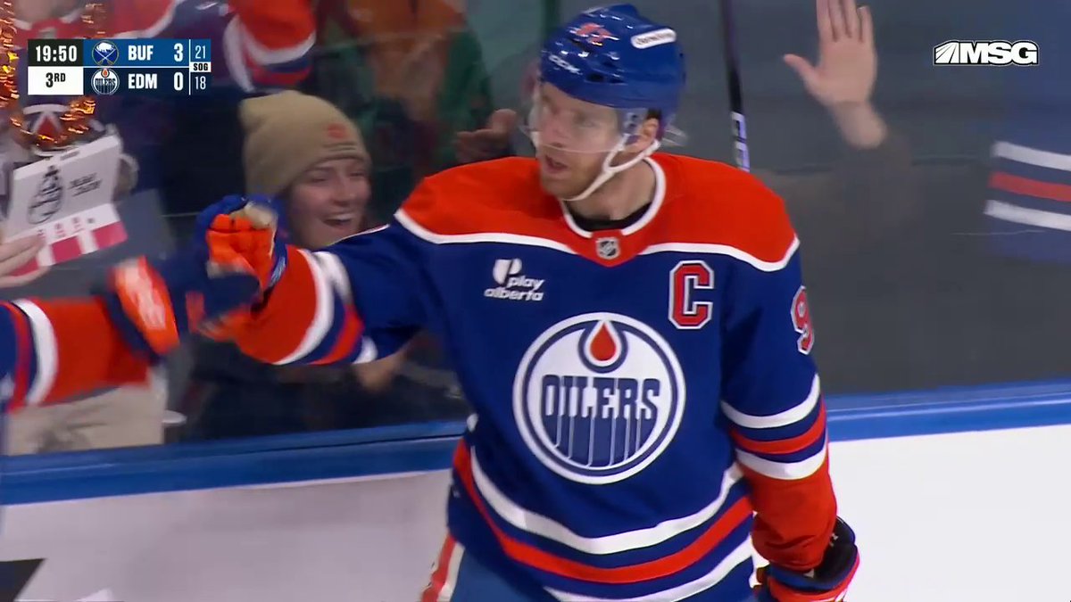 The captain gets the first goal for the Edmonton Oilers! 🚨