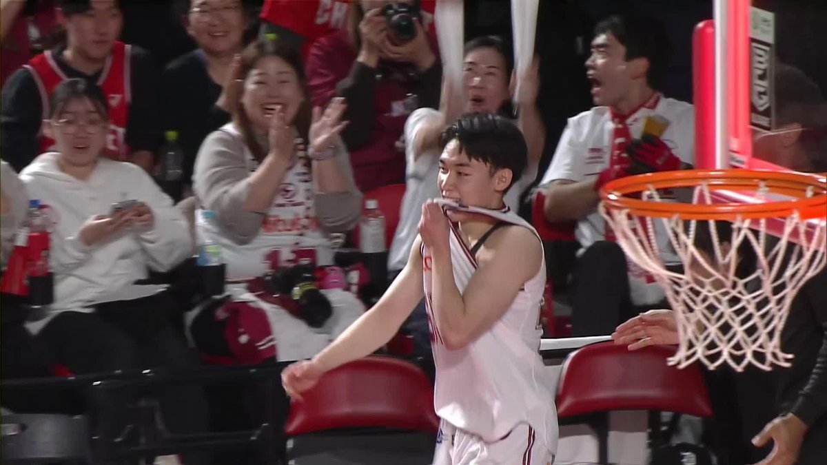 この男も左手に「神」が宿っているようです🤚🌟 川崎ブレイブサンダース⚡️川崎からバスケの未来を⚡️ #Bリーグ #りそなグループ