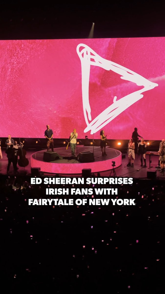 Last night at a sold-out 3Arena, Ed Sheeran gave Irish fans a proper treat 🎶✨ He joined Beoga, Biird &amp; Nizlopi to perform Fairytale of New York and of course, the crowd went absolutely wild! 📸 Warner Music Ireland