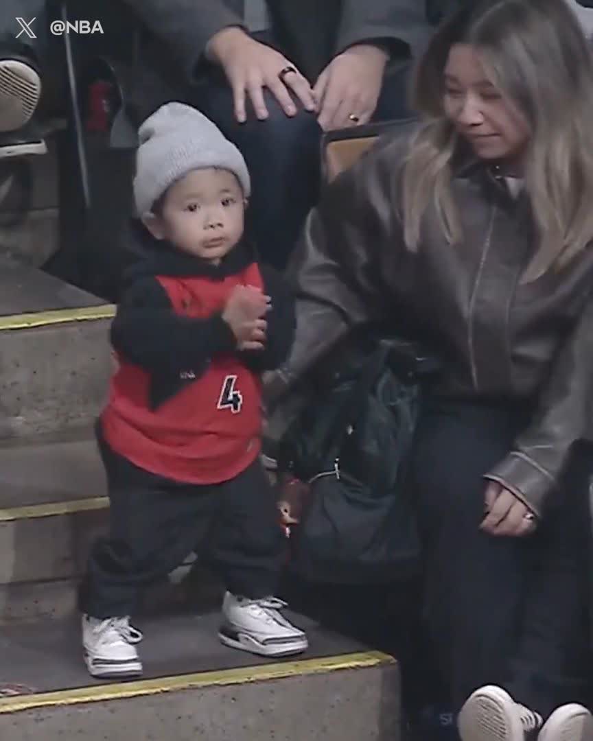 A young fan shows off his dance moves at the NBA during a timeout 🕺
