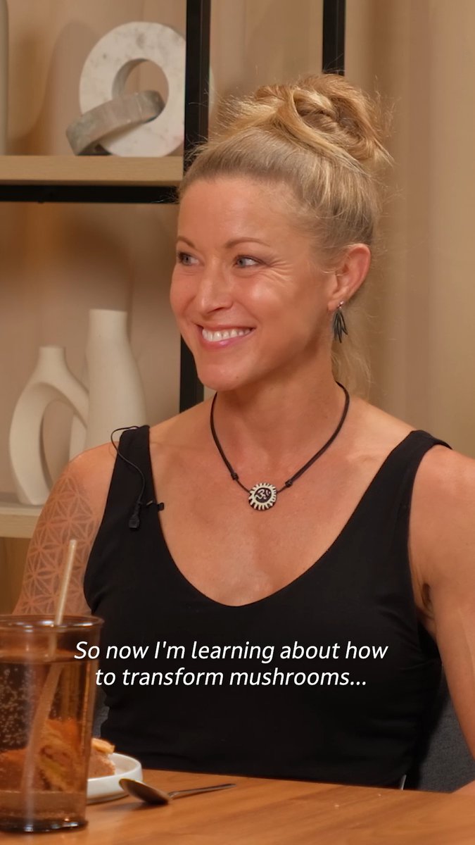 Who loves mushrooms? 🙋‍♀️ Gabrielle Reyes, sunni speaks, Bad Ass Vegan, Torre.Washington, and @sexyfitvegan chat about vegan cooking and so, so much more in our vegan round table discussion. Full video out now on YouTube!