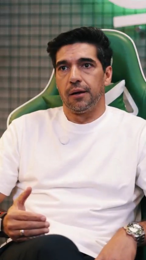 "Orgulho, gratidão e responsabilidade" 👊 De contrato renovado, Abel Ferreira concedeu entrevista exclusiva à TV Palmeiras Sportingbet. Confira! 💚🎥 ➤