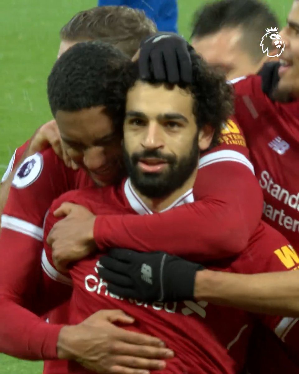 الحل دائمًا بأقدام صلاح 👑