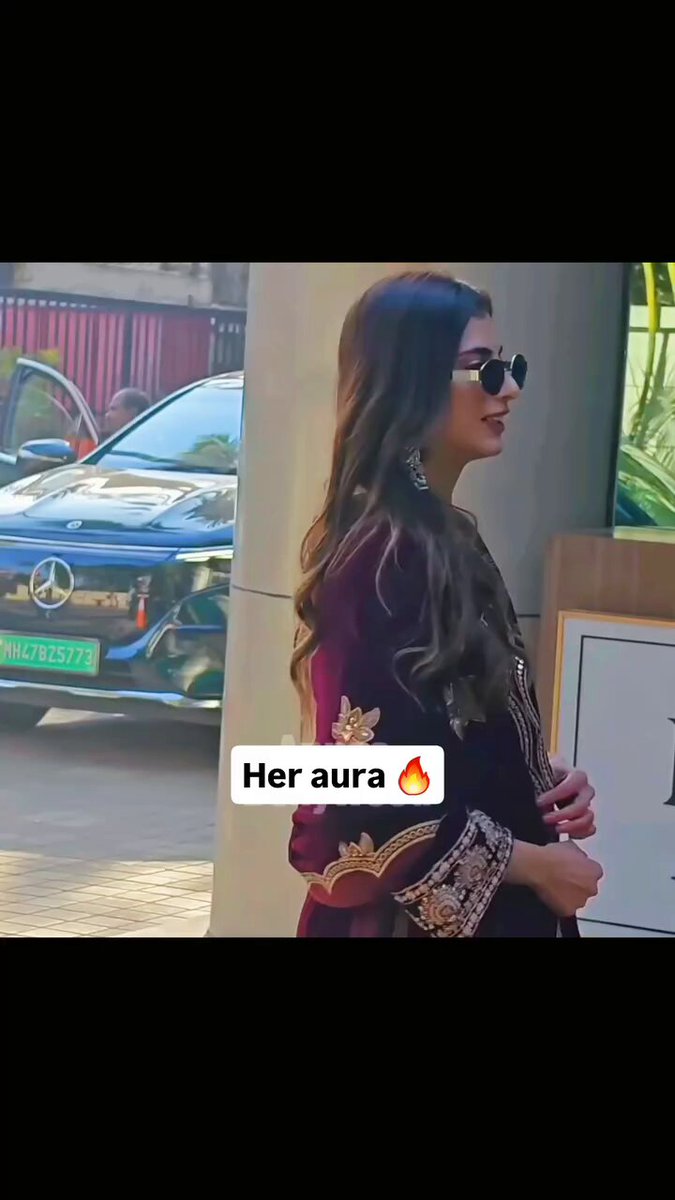 paparazzi went crazy, farhana didn’t flinch. aura level: untouchable 🤏🏻🥵🧿 OUR SECRET SUPERSTAR 😭