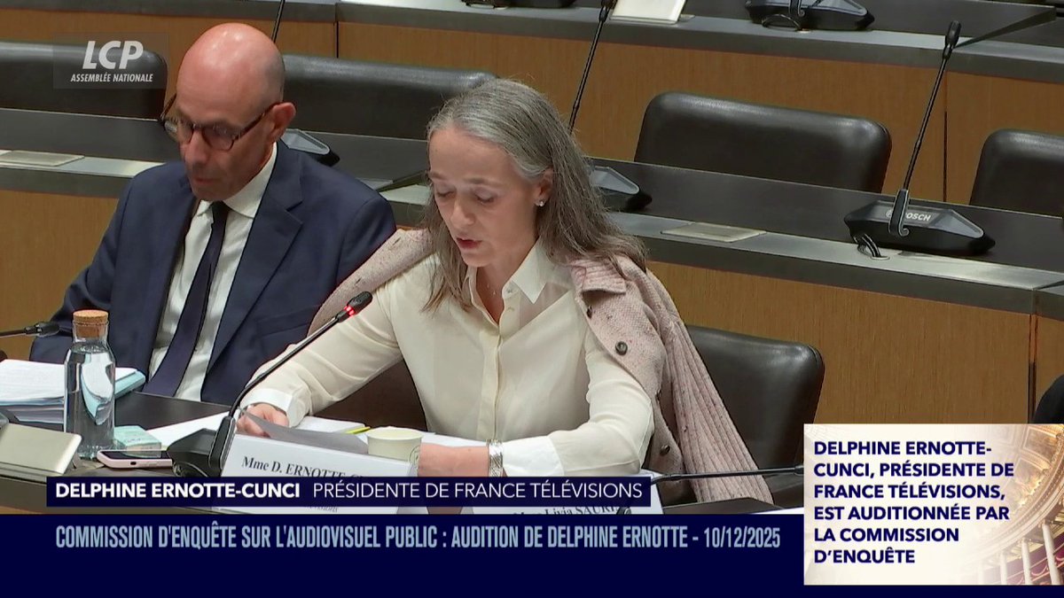 "France Télévision n'est pas un média comme les autres", affirme Delphine Ernotte Cunci. "Un Français sur deux nous regarde chaque jour. Ils sont huit sur dix chaque semaine. [...] Nous sommes l'offre dont ils pourraient le moins se passer si elle venait à disparaître." #DirectAN