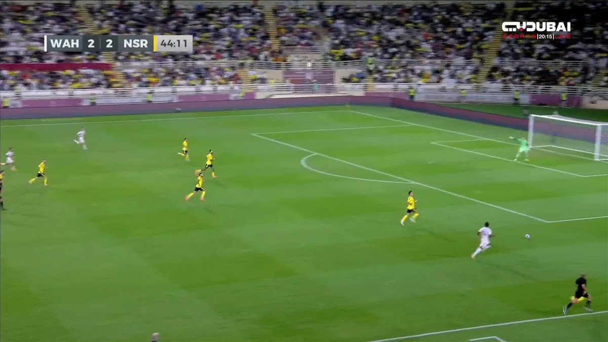 ديارا يراوغ جواو فيليكس ببراعة لكن دفاع النصر يتصدى له #الوحدة: 2⃣ #النصر: 2⃣ #دبي_الرياضية