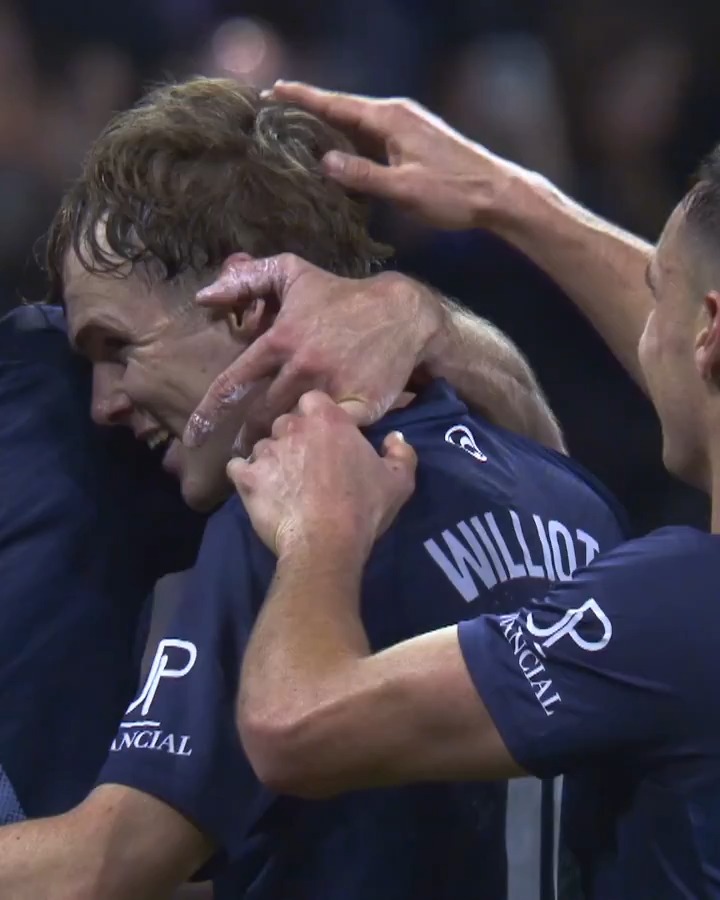 Hang this pass from Iago Aspas in the Louvre.