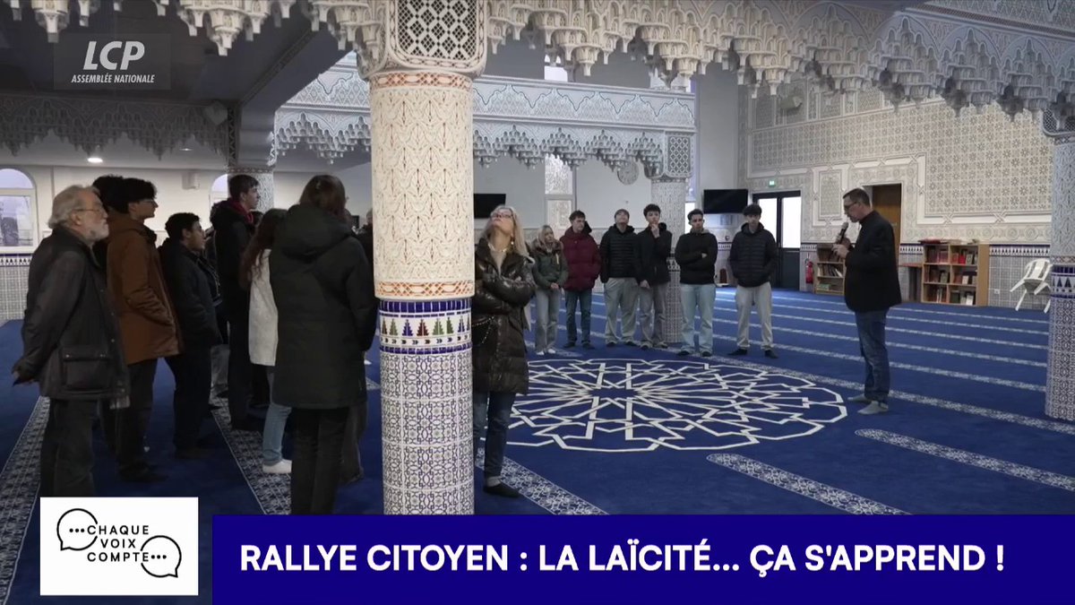 "Si on veut apprendre la laïcité aux enfants, je pense qu'il faut commencer par leur apprendre les religions et la tolérance entre les religions" : quand un professeur de lycée et ses élèves participent à un rallye des lieux de culte dans la ville d'Épinal (Vosges). #ChaqueVoix
