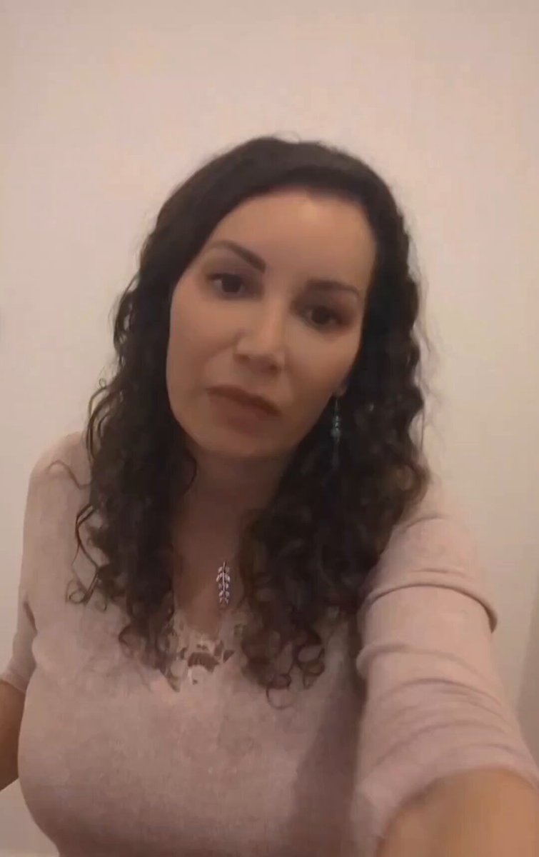 On parle beaucoup de #AryAbbitan mais il y a une autre personne qui m'intéresse qui est très connue en France et protégée par Mimi Marchand... Il s'agit du présentateur #Arthur, de son vrai nom, Jacques Essebag... quand il a mis enceinte une jeune femme de 15 ans en 2009... Est-il possible d'en parler ?