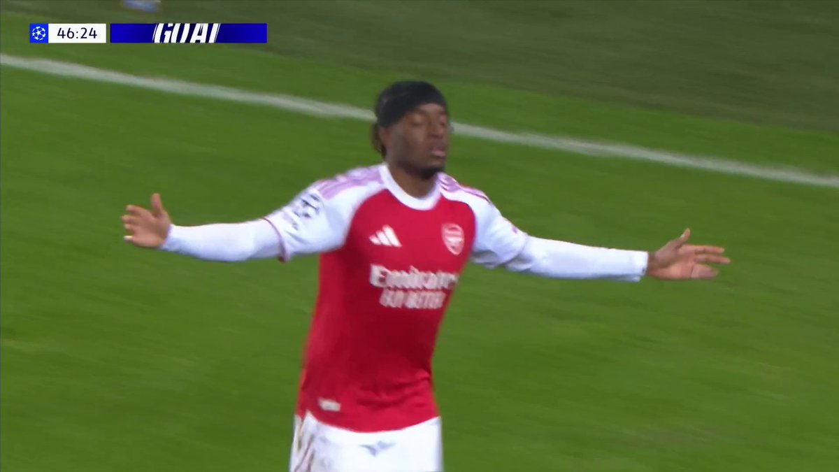 It's two goals for Noni Madueke ✌️ An unmarked Madueke heads it in at the back post to double Arsenal's lead at the start of the second half TNT Sports &amp; discovery+ UK