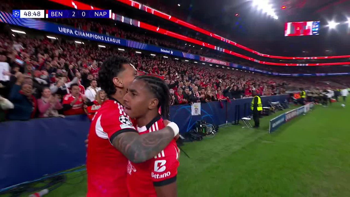 🇨🇴 ASISTENCIA de Richard Ríos para el 2-0 de #Benfica ante #Napoli, al 49’