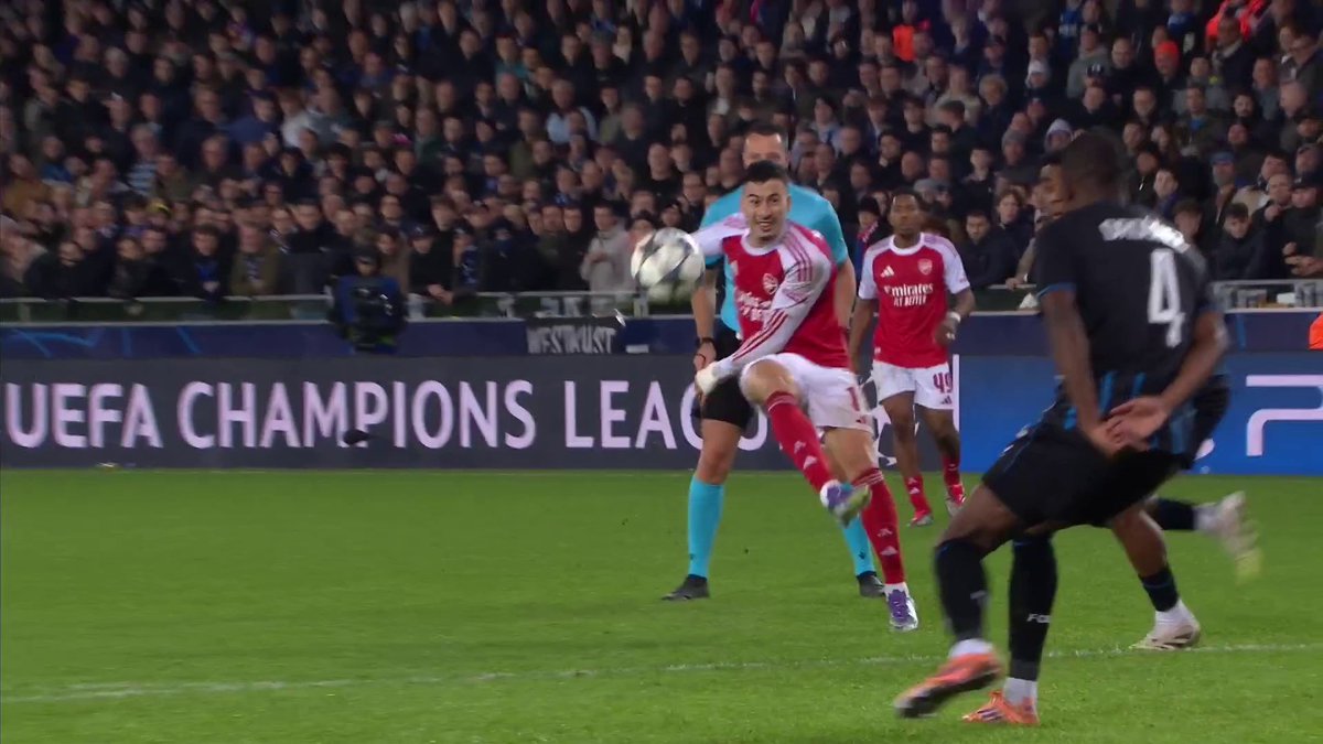 It's another magical solo goal for Arsenal 🌟 This time it's Gabriel Martinelli's turn from the other wing with a beautiful finish TNT Sports &amp; discovery+ UK