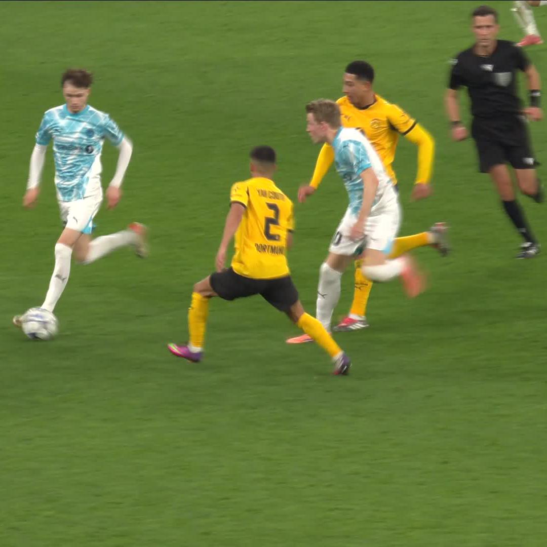 Anwärter zum Kacktor des Monats #UCL #DAZNmoment #BVBBOD