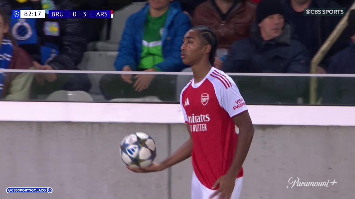 A moment Marli Salmon won’t forget 🙌 He makes his Arsenal debut at only 16 years old in the Champions League 🌟⚽️