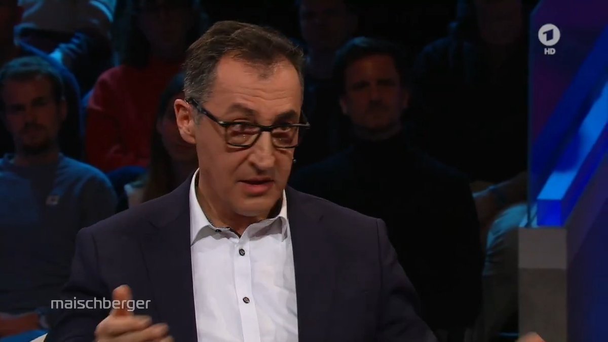 Wenn Kanzler #Merz die #Klimaziele infrage stelle, nütze dies nur der AfD, so @Cem_Oezdemir (BÜNDNIS 90/DIE GRÜNEN). #CDU, #CSU, #SPD und #Grüne müssten in den entscheidenden Fragen zusammenarbeiten und „Parteipolitik beiseitelassen“. #maischberger