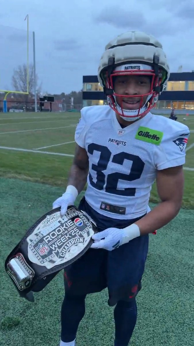 .TreVeyon Henderson got his title belt 😤 Pepsi | NFL