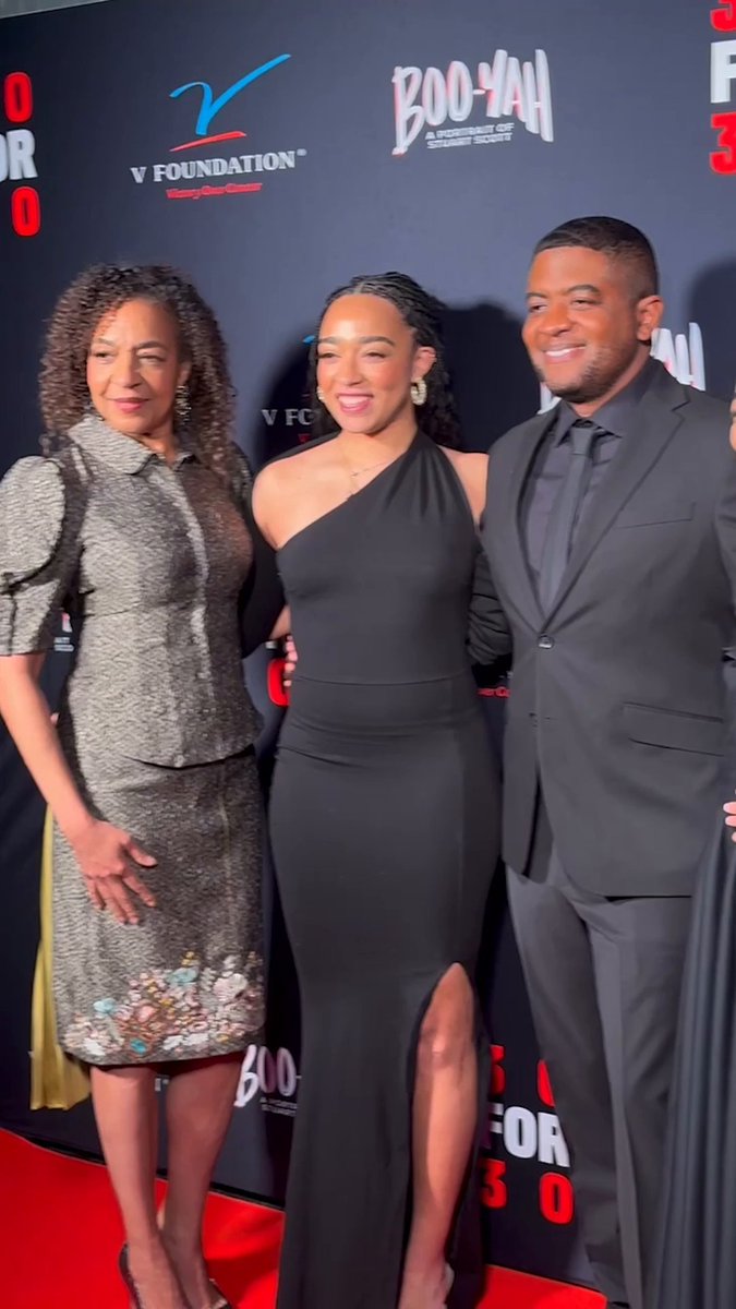 Stuart Scott's family and Boo-Yah documentary director Andre Gaines arrive for the Boo-Yah Gala ❤️ When you give to The V Foundation for Cancer Research, 100% of your donations go directly to research organizations nationwide. If you're able, consider giving at