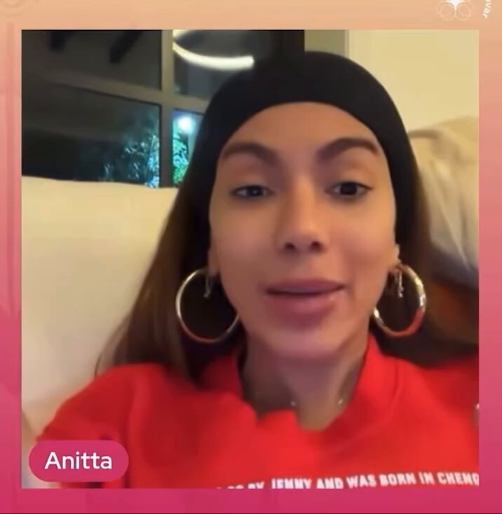 Anitta faz reflexão: “Eu sou um coco? Então eu vou aceitar que sou um coco. Como eu posso ser o melhor coco? Você transforma aquilo, vira adubo e faz um jardim maravilhoso.”
