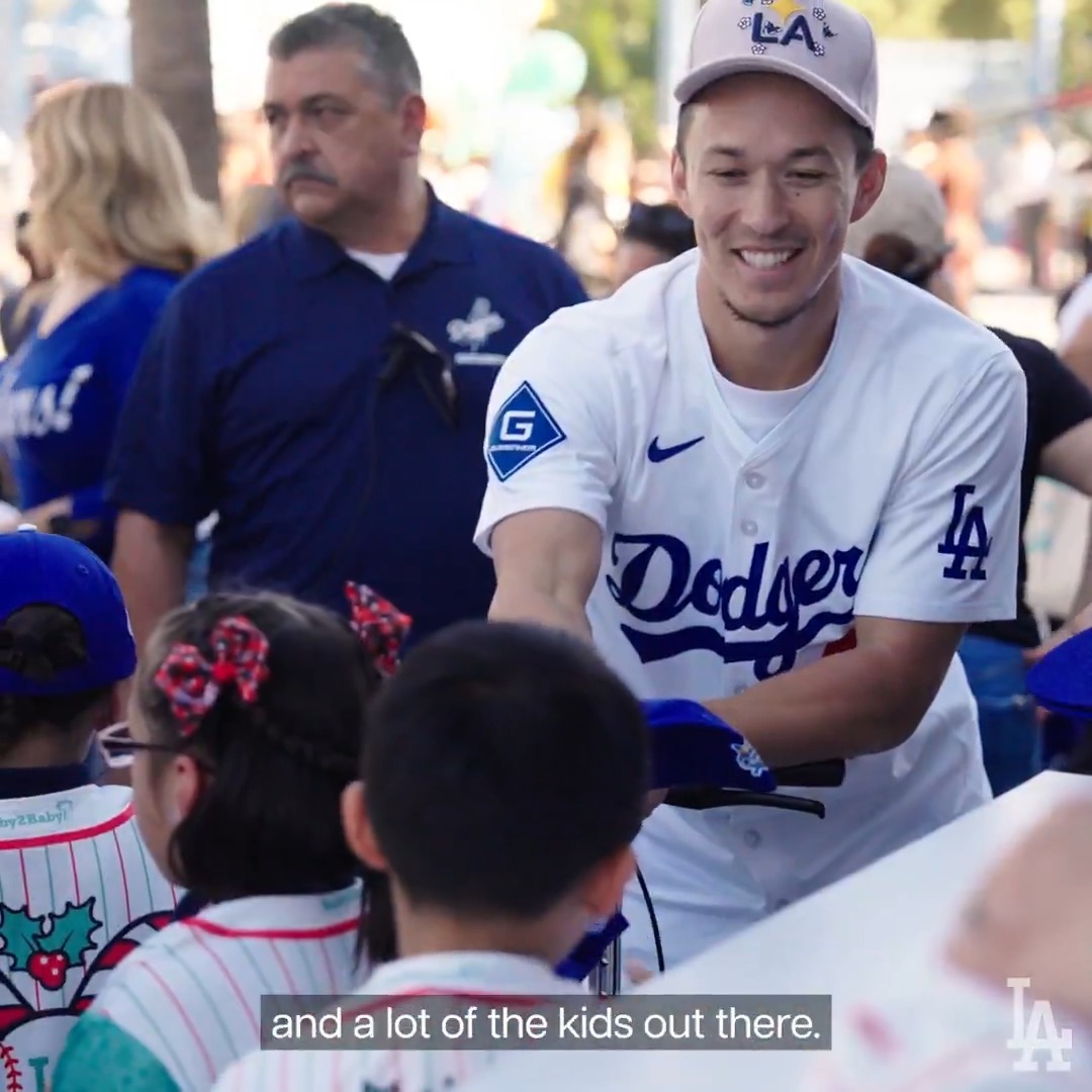 The Dodgers, with Dodgers Foundation and Baby2Baby, hosted 600 local students at Dodger Stadium for a day of sledding, drills on the field, pictures with Santa and more. Tommy and Kristen Edman joined in on the fun and helped hand out essentials, such as warm clothing and toys.