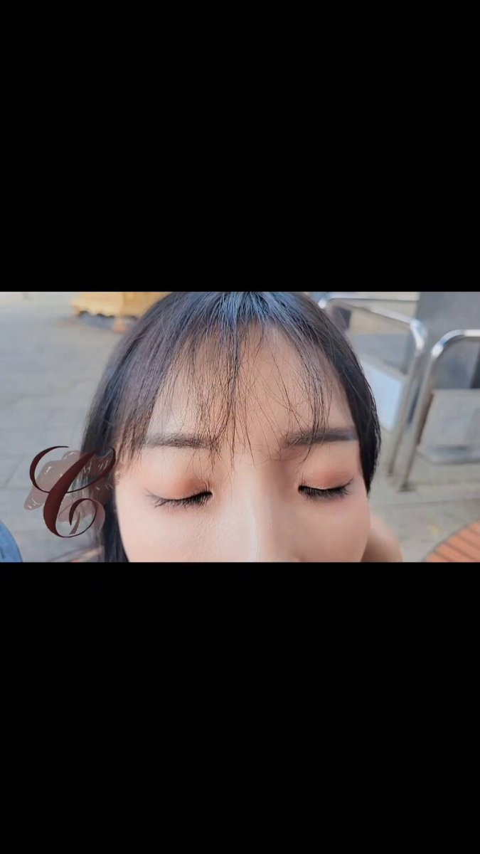 別看太久 我怕你會忘記呼吸… 但我不介意你為我失控 #好吃到翻白眼🙄 #野外露出 #猜猜看在哪裡 🧐 Don’t stare too long I’m afraid you’ll forget to breathe. But I don’t mind if you lose control for me.” #SoGoodItMakesYourEyesRoll 🙄 #OutdoorTease #GuessWhereIAm 🧐