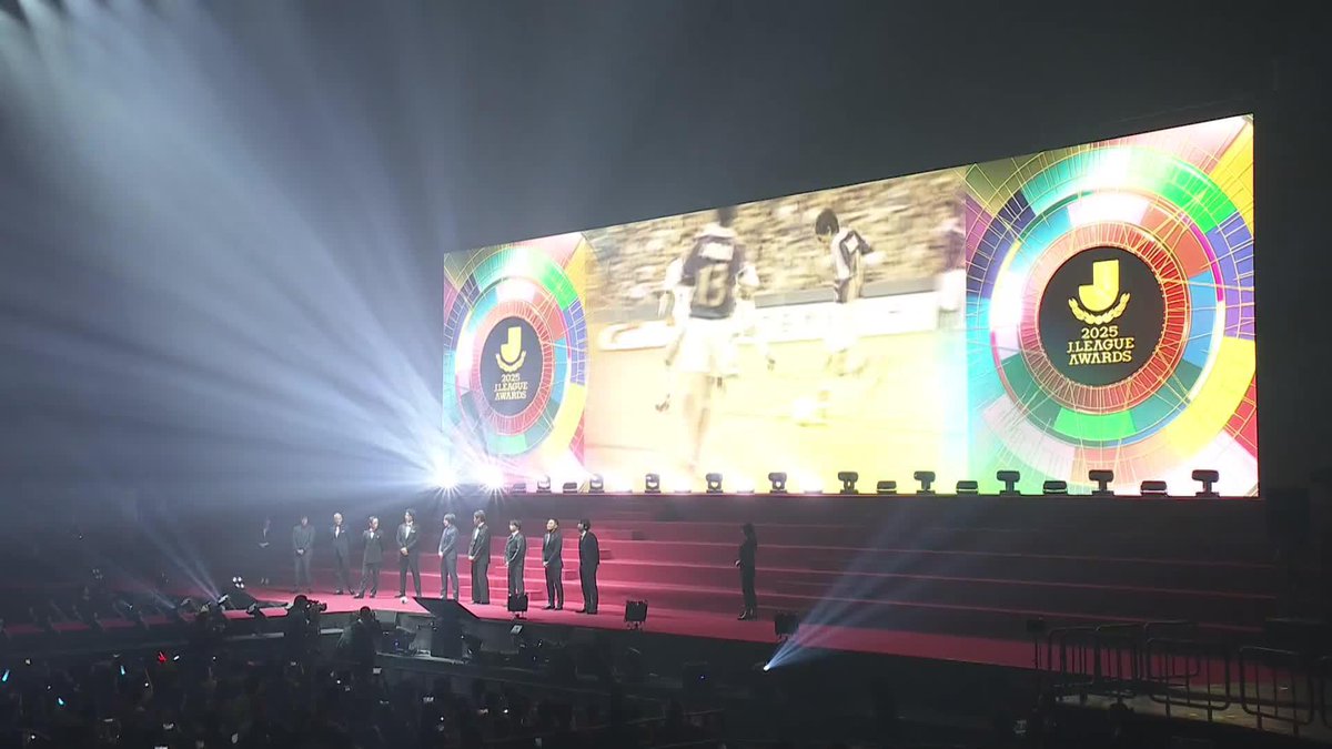 2025Jリーグアウォーズ 開演! 歴代MVPの豪華な面々が集結✨️ #Jリーグアウォーズ ライブ配信中📡 【YouTube】 【TikTok】 【DAZN】