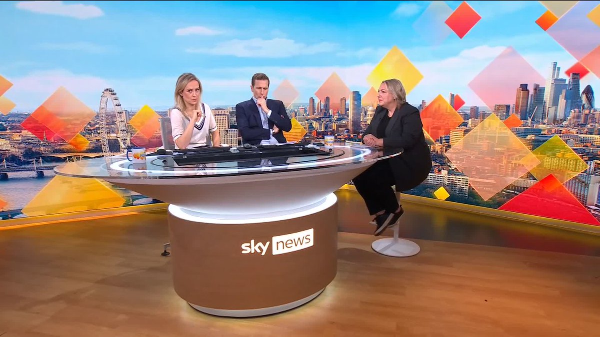 Reports suggest the number of people arriving in the UK illegally via small boats is dwarfed by the number of visa overstayers. Lisa Holland joins Sophy Ridge & Wilfred Frost to talk about her report on the story ⬇️