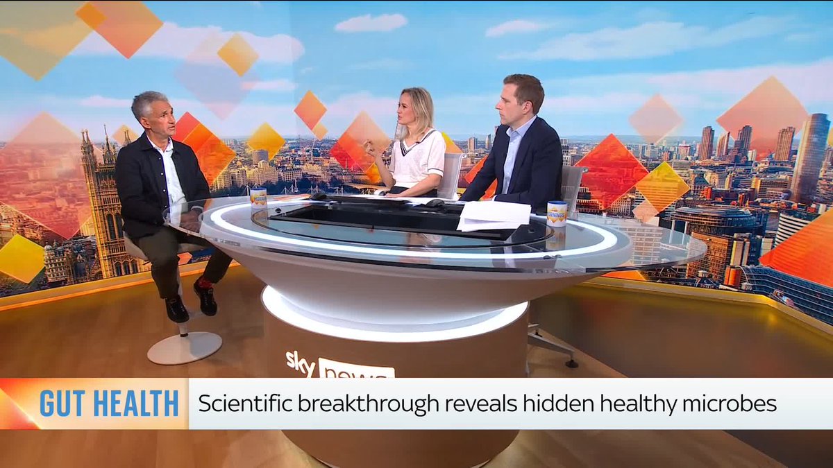 A glass of red over the festive period is actually good for your gut microbes 🍷 Professor Tim Spector MD (Prof) gives Sophy Ridge & Wilfred Frost some tips on how to improve gut health ⬇️ 📺 Sky 501, Virgin 602, Freeview 233 and YouTube