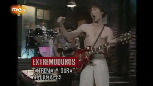 Esta fue la única vez que Extremoduro apareció en TVE, tocando 'Extremaydura' en Plastic (1990). Mezcla de música tradicional extremeña, irreverencias y las reivindicaciones que nunca hicieron por Extremadura PP y PSOE. Vivan para siempre Extremoduro y Robe Iniesta.