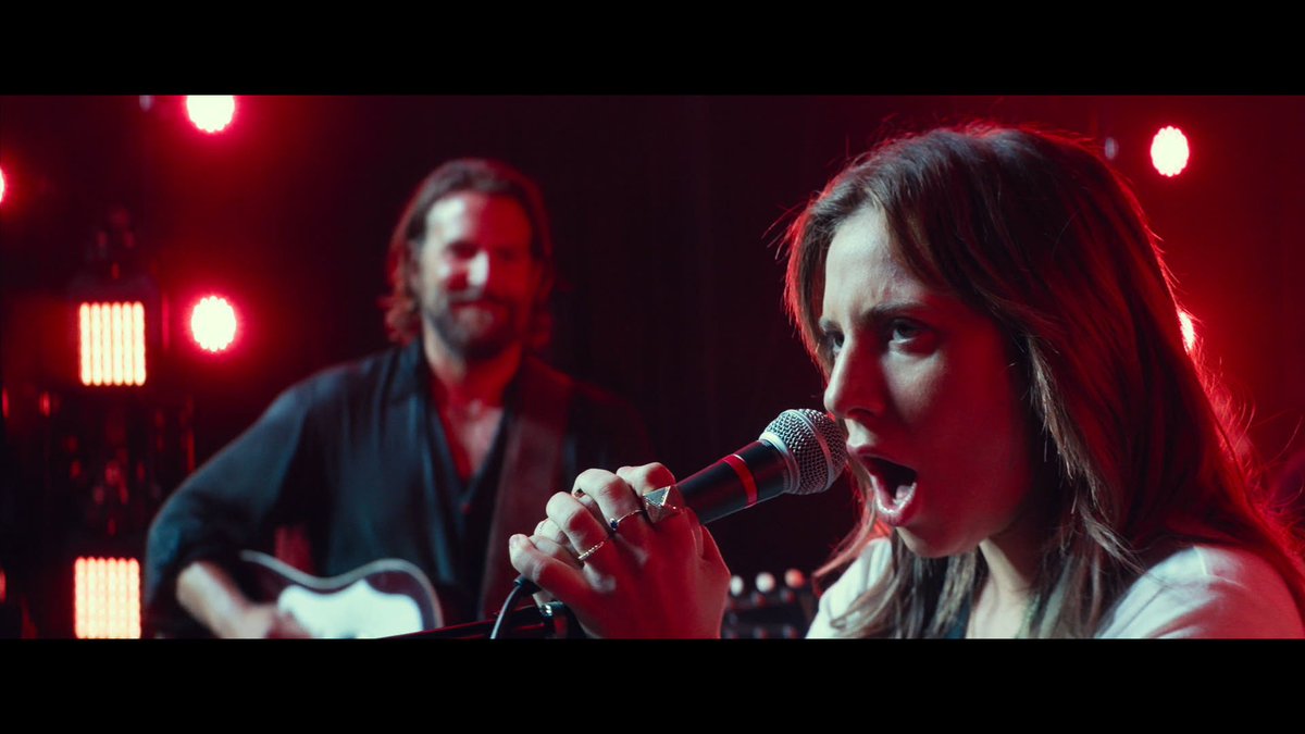Ce duo… Le film oscarisé A STAR IS BORN, c’est dispo.