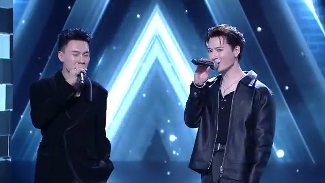 เพลง ทิ้งไว้กลางทาง - ตั้ม วราวุธ & คริส พีรวัส Feat. นักร้องหลังกำแพง #TheWallSong #ร้องข้ามกำแพง #Workpoint23 #คริสพีรวัส #KristPerawat