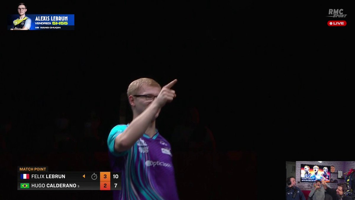 🏓🔥 C'EST GAGNÉ POUR FÉLIX LEBRUN ! Enorme, victoire 4-2 face à Calderano, pour rejoindre Harimoto en quart de finale. 🇫🇷 Les deux frères Lebrun en quart des finales de fin de saison, c'est juste énorme ! A suivre sur Twitch &amp; Youtube RMC Sport.