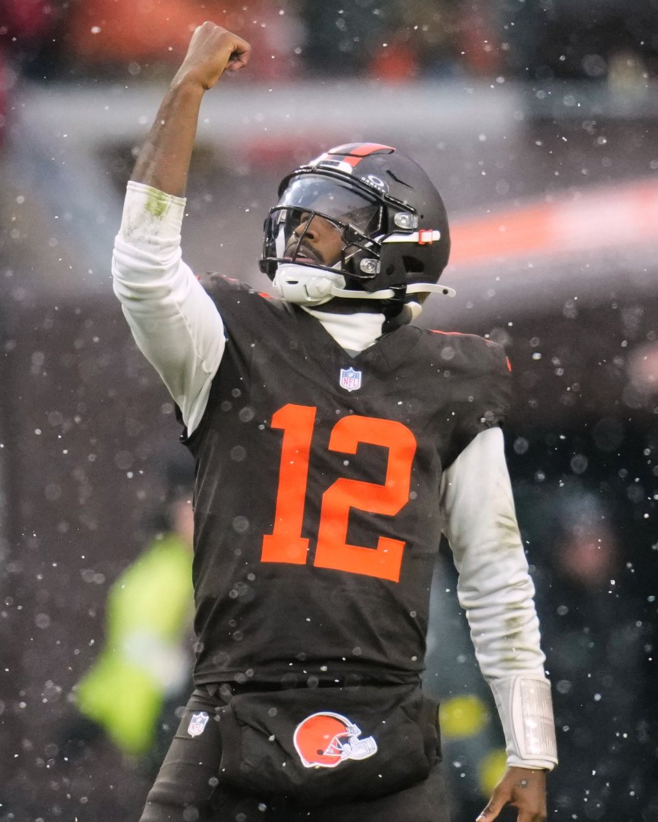 393 total yards. 4 TDs. 1 legendary performance. Shedeur Sanders is the Week 14 Pepsi Zero Sugar Rookie of the Week. ⌚️