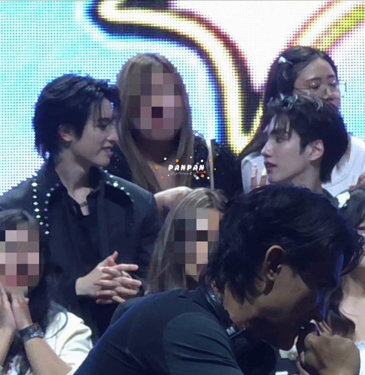 ฟคขอหัวใจดวงใหญ่ๆทำด้วยกัน เอเอ: อ๋อ ภู: *มองเอเอ* มาขอผมเหรอ ได้ครับ เอเอ: โอเค ลองไปถามเค้าดูครับมากก ฮีแล้วแต่น้องเว่อ #HappyBUSDAY2025_D1 #AAashirakorn #PHUTATCHAI