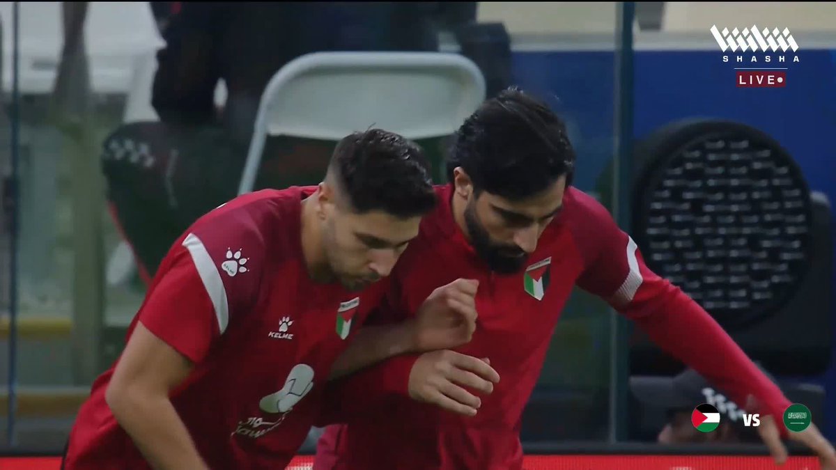 الخلصي: منتخب فلسطين يتمتع بقوة بدنية مميزة في البطولة 🇵🇸💫 تابعوا الاستوديو التحليلي لمواجهة فلسطين والسعودية في #كأس_العرب_على_شاشا 🏆✨ يمكنكم مشاهدة المباريات مجاناً وبدون تسجيل دخول 📺