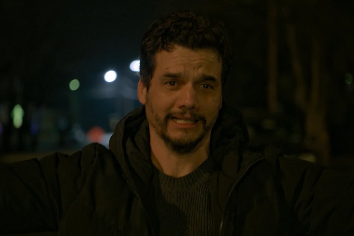 Wagner Moura comes in peace. Watch #DopeThief on Apple TV.