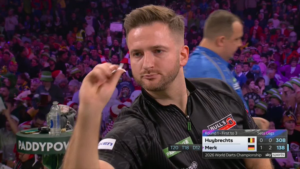 MERK DOUBLES HIS LEAD! Arno Merk is absolutely flying here! The debutant doubles his lead with a clean sweep in set two, to leave Huybrechts staring down the barrel! 📺 #WCDarts | R1