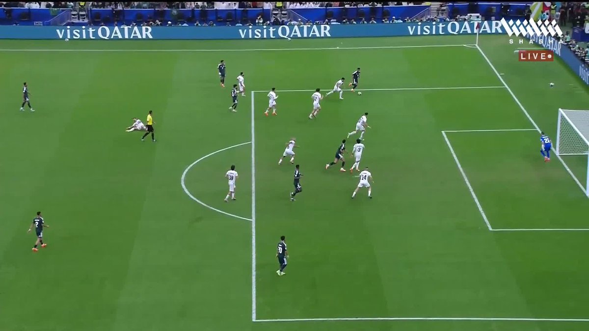 كيمو: المنتخب الفلسطيني لا يستحق الخسارة أمام السعودية 🇵🇸👀 تابعوا الاستوديو التحليلي لمواجهة فلسطين والسعودية في #كأس_العرب_على_شاشا 🏆✨ يمكنكم مشاهدة المباريات مجاناً وبدون تسجيل دخول 📺