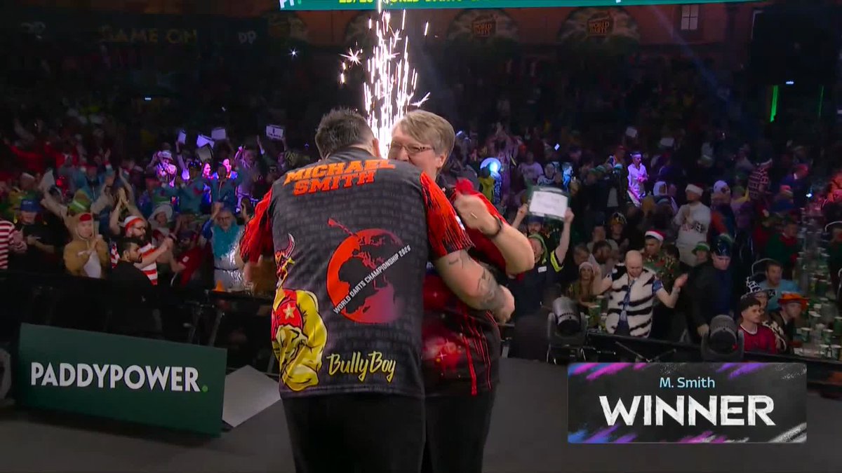 SMITH SAFELY THROUGH! Michael Smith is back to winning ways at Alexandra Palace! 💪 The former World Champion closes out a convincing straight-sets victory over Lisa Ashton to book his place in Round Two! 📺 #WCDarts | R1