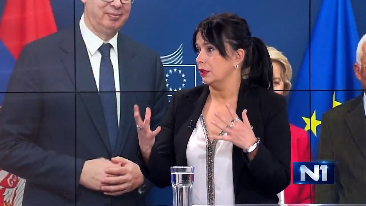 Ukoliko Ćacilend bude uklonjen do kraja godine, kako je predsednik Srbije Aleksandar Vučić nagovestio danas u Nišu, je li to znak da se on konsolidovao i da se više ne plaši kao onda kada je šatorsko naselje podignuto? Ana Jakovljevic Narodni pokret Srbije robert kozma Zeleno-levi front