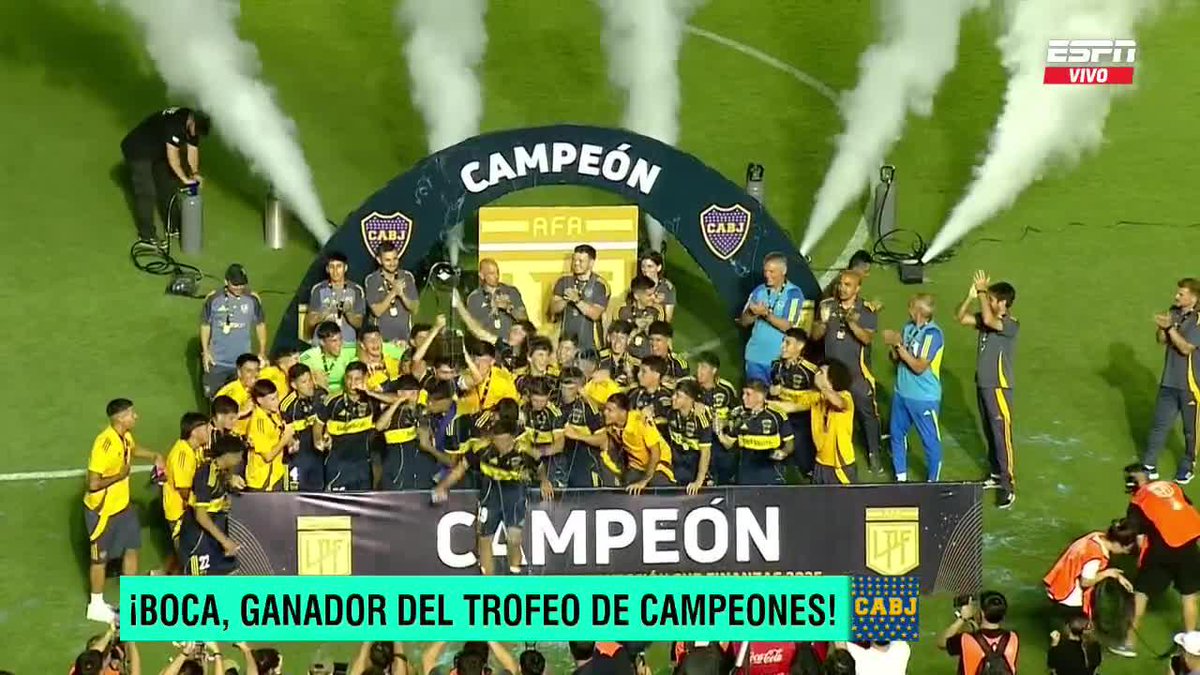 🏆Los pibes de #Boca y otro título más. SALUD CAMPEONES. #VamosLosPibes #VamosBoca 💙💛💙