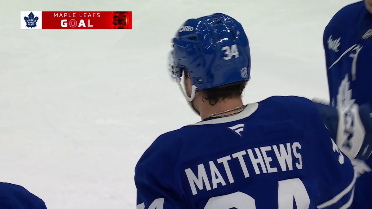 Auston Matthews doing Auston Matthews things 🙂‍↕️